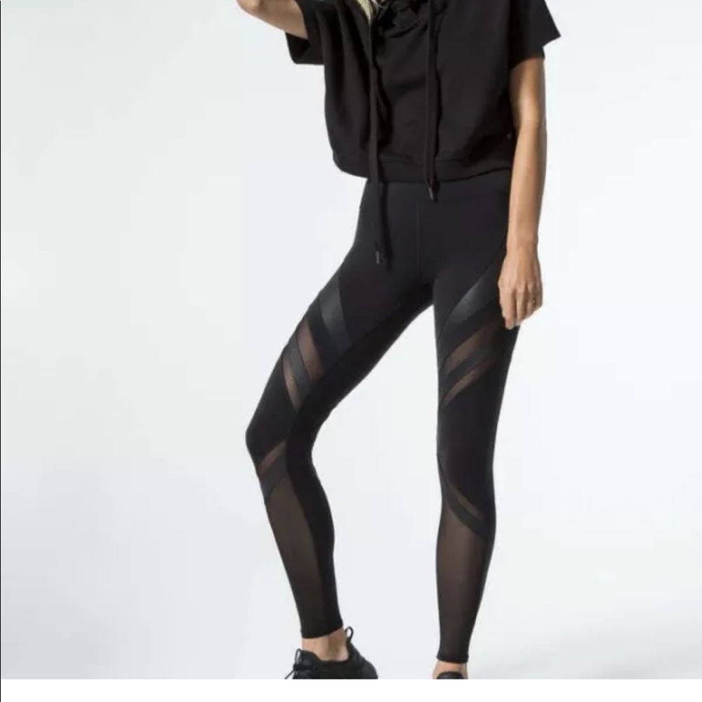 Alo Women’s Epic Mesh Legging Color Black Size M